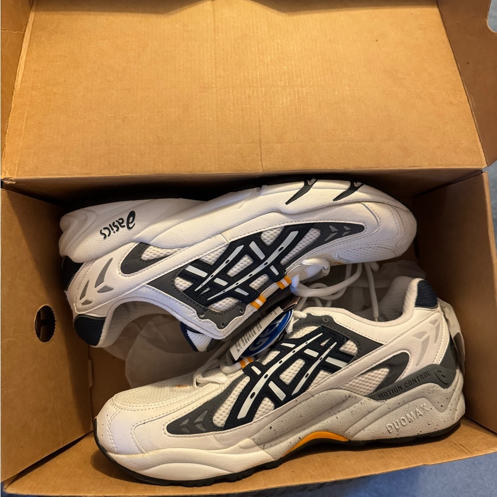 ASICS Men's White and Navy Sneakers